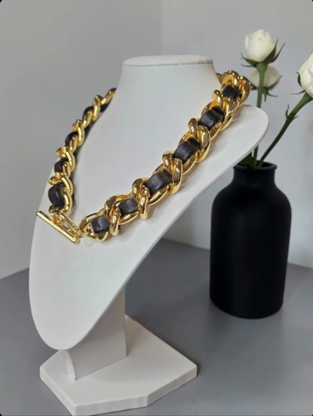 High-end Designer Vintage Chunky Gold & Woven Lambskin Leather Toggle Necklace